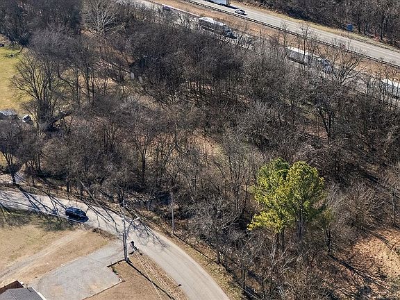 5th image of 1105 Slaters Creek Rd