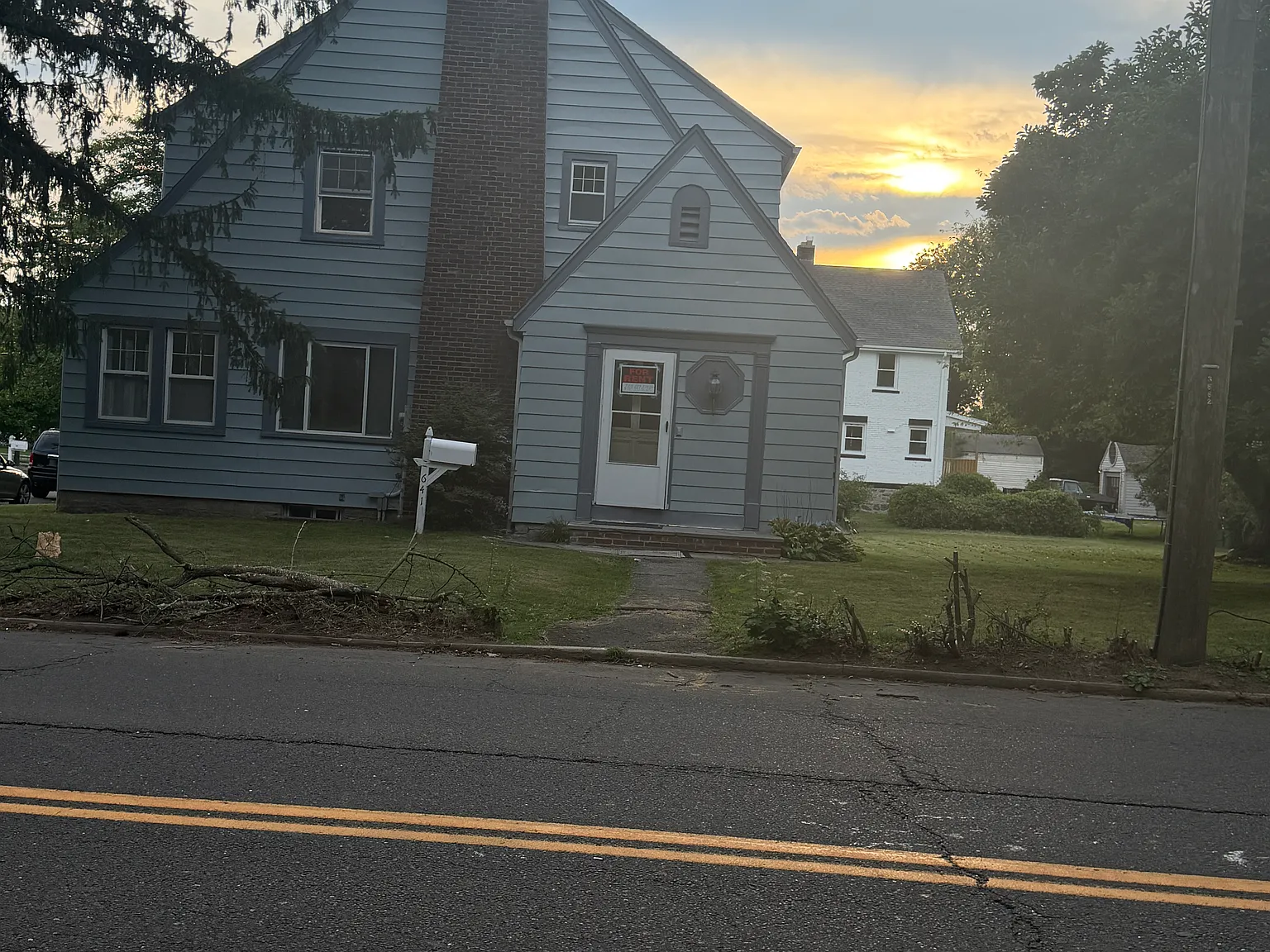 3 bed, 1622 sqft, $4,900 — Photo 2