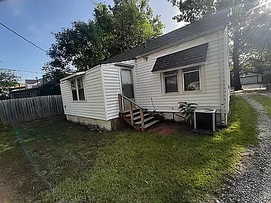 2 bed, 1250 sqft, $1,400 — Photo 2