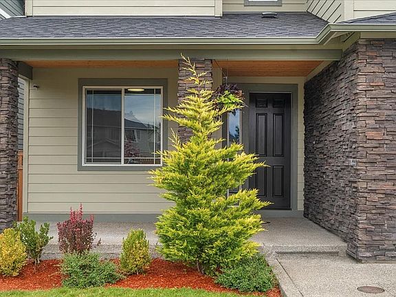 3rd image of 13617 196th Ave E