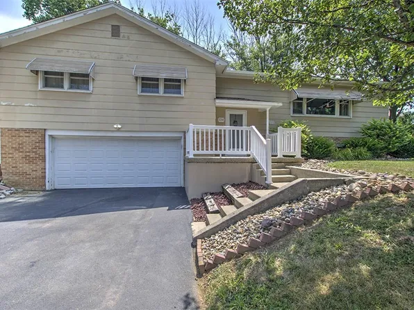 2318 Baker Ln, Decatur, IL 62526