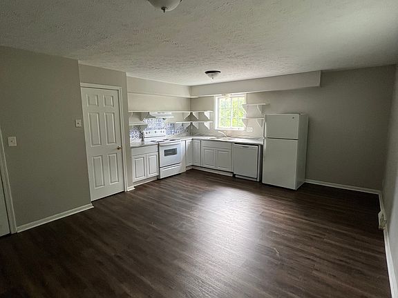 4th image of 318-20 Eastern Ave