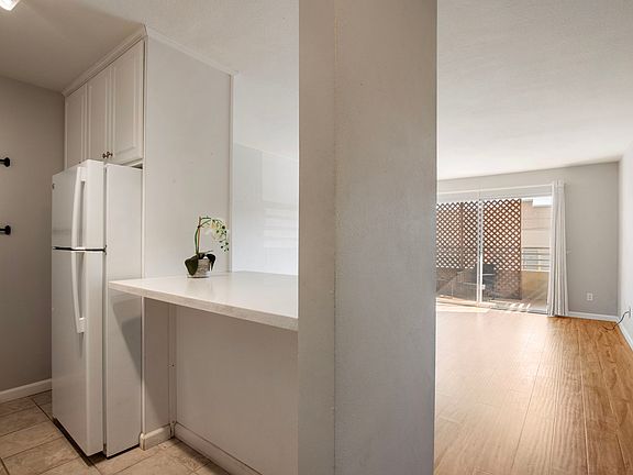 5th image of 1645 Emerald St APT 1L