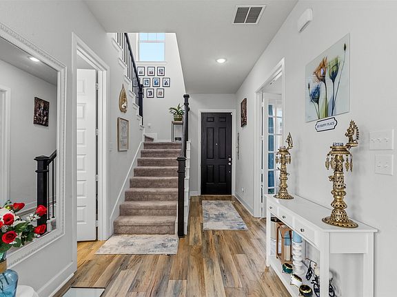 4th image of 4430 English Maple Dr