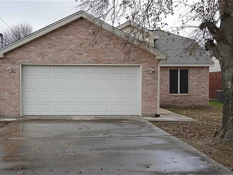 2103 Bluebonnet Dr — Photo 11