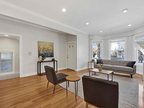 4th image of 3638 N Hoyne Ave #1