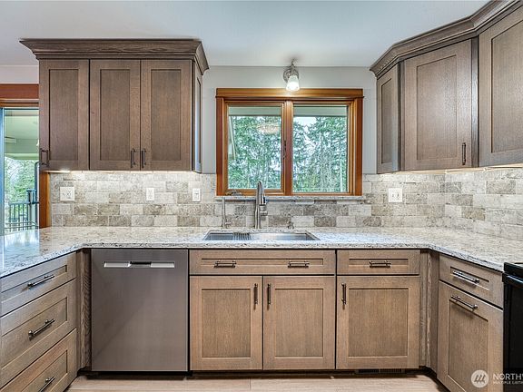 5th image of 14116 Goodrich Drive NW