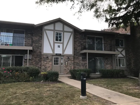 9S220 Lake Dr APT 16-208, Willowbrook, IL 60527