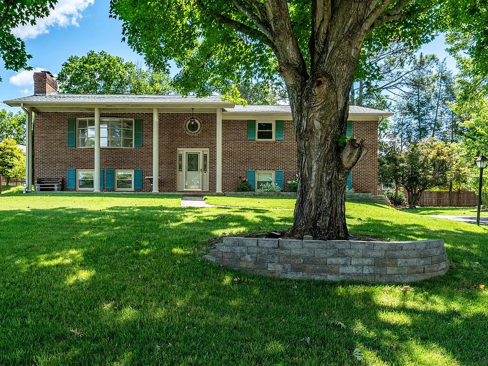 1st image of 1003 Somerset Dr