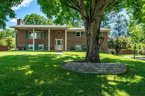 1003 Somerset Dr Photo 1