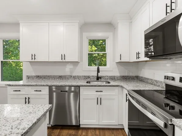 132 Summer St, Plymouth, MA 02360
