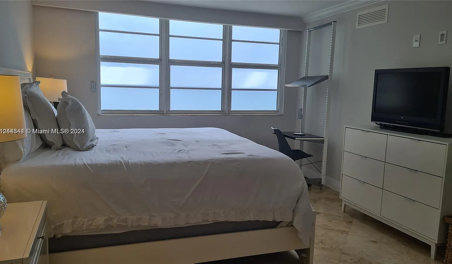 The Collins Condo — Photo 4