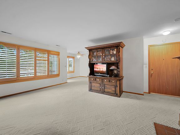2nd image of 331 Mulberry Ct #2A