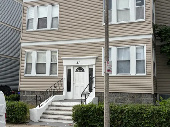 27 Hosmer St, Mattapan, MA 02126