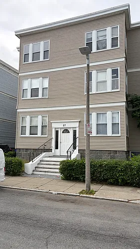 27 Hosmer St Photo 1