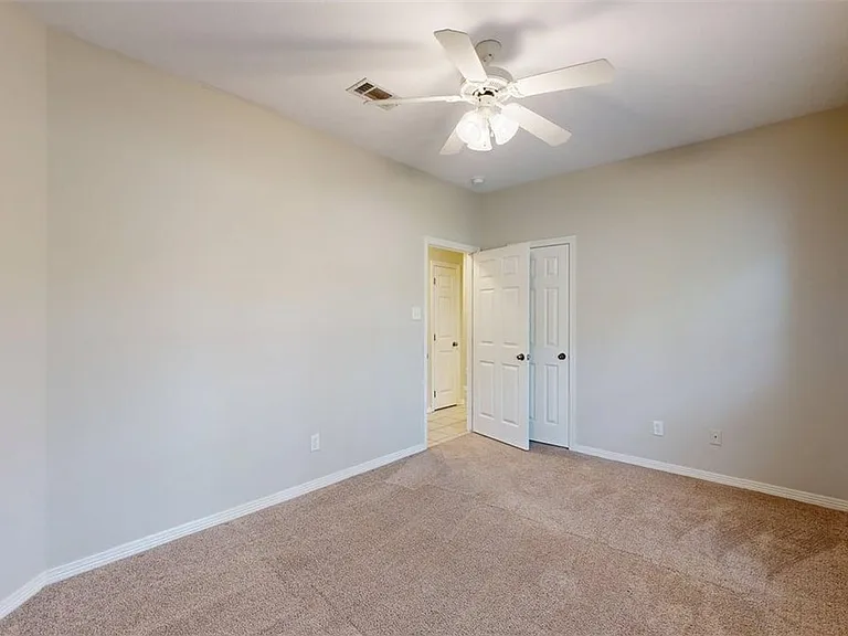2350 Kendal Green Cir — Photo 15