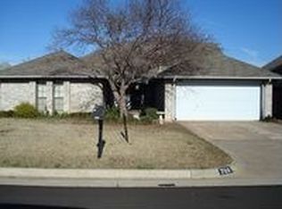 700 Bluegrass Ln, Yukon, OK 73099