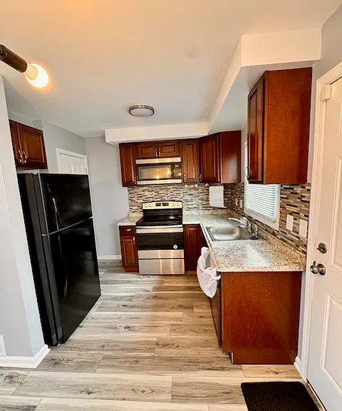 17356 Greenfield Rd — Photo 6