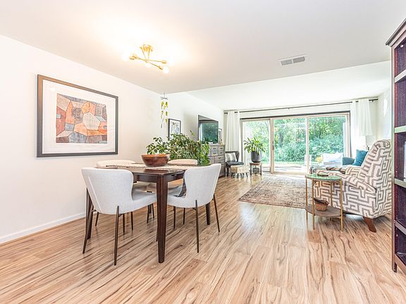5th image of 664 Peninsula Ct