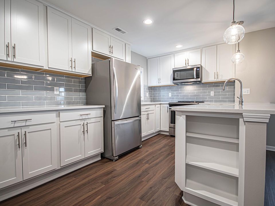 1st image of 1659 N Van Buren St #1661B