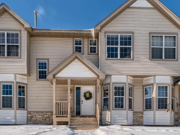 2405 Foxglove Cir, Hudson, WI