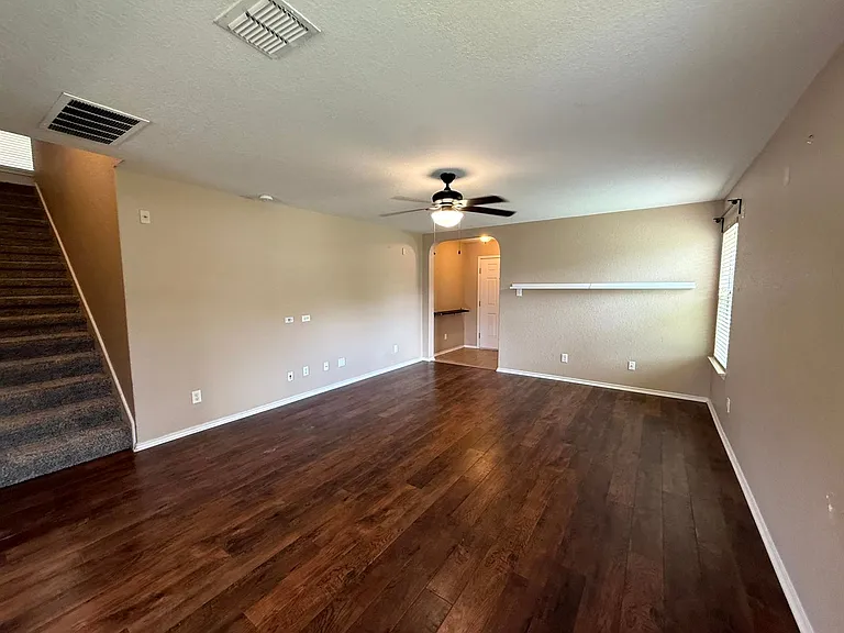 15523 Jane Grv — Photo 9