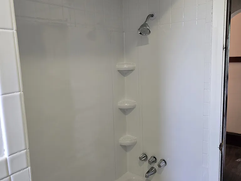 231 Thomson Ave #1 — Photo 23