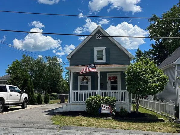 20 Jean St, Acushnet, MA 02743