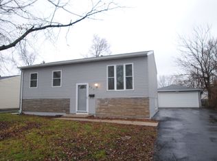 220 Nippert Ave, Romeoville, IL 60446