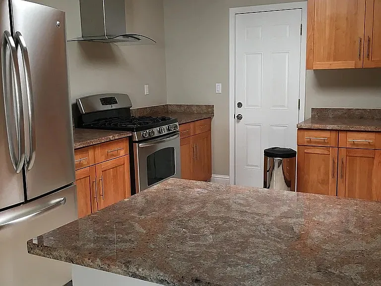 4 bed, $7,695 — Photo 3