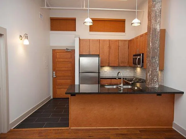 DH Holmes Apartments — Photo 28