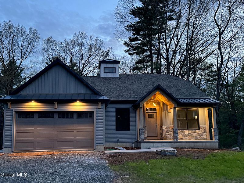 4th image of 561 Lake Road
