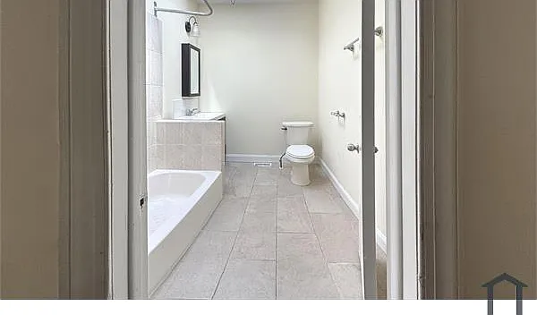 4 bed, $1,925 — Photo 4
