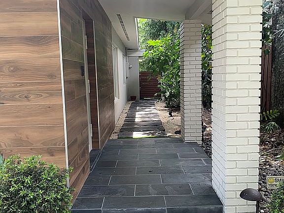 3rd image of 604 SW 14th Ave
