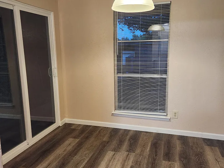 324 Valley Park Dr — Photo 12