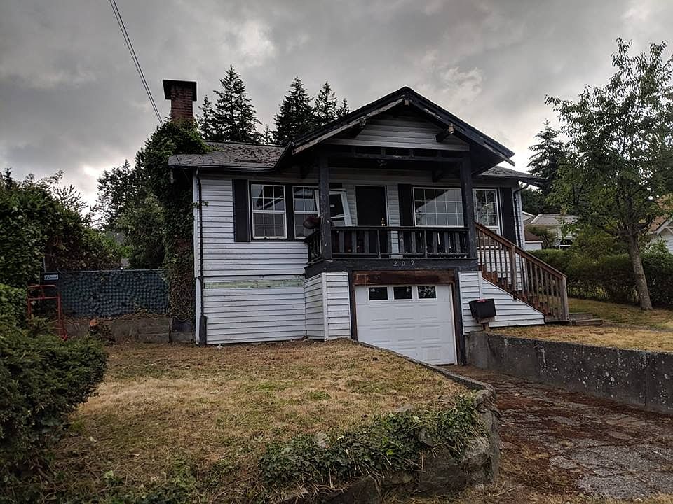 1st image of 209 S Summit Ave