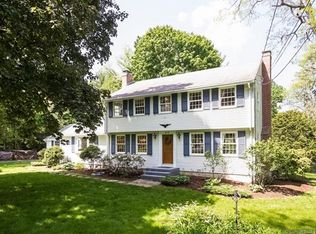 215 Duncaster Rd, Bloomfield, CT 06002