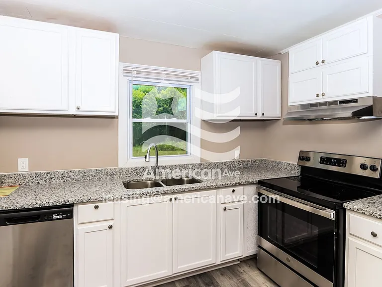 1194186_005_wm_-_kitchen_12987898.jpg