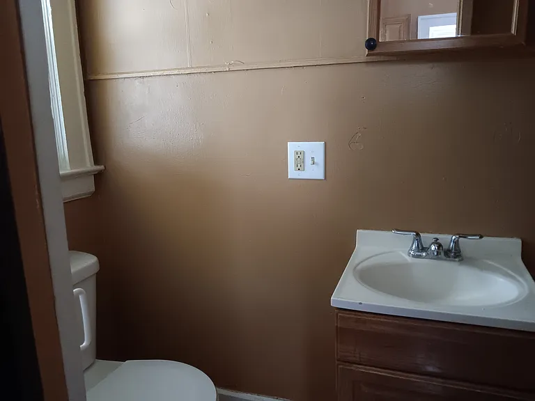 513 Storer Ave — Photo 5