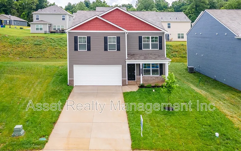2076 Southwood Cir