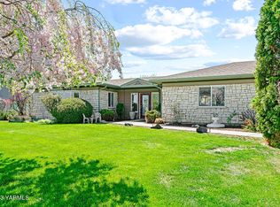 15010 Fisk Rd, Yakima, WA 98908