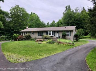 89 Valley View Dr, Factoryville, PA
