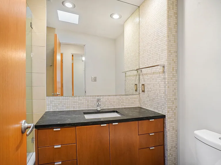 1403 Kendolph Dr — Photo 10