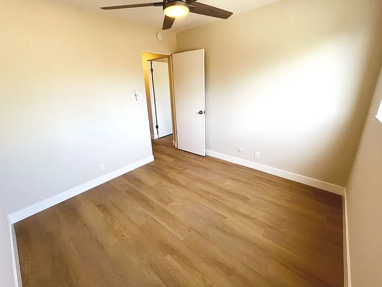2422 McKinley Ave #F — Photo 8