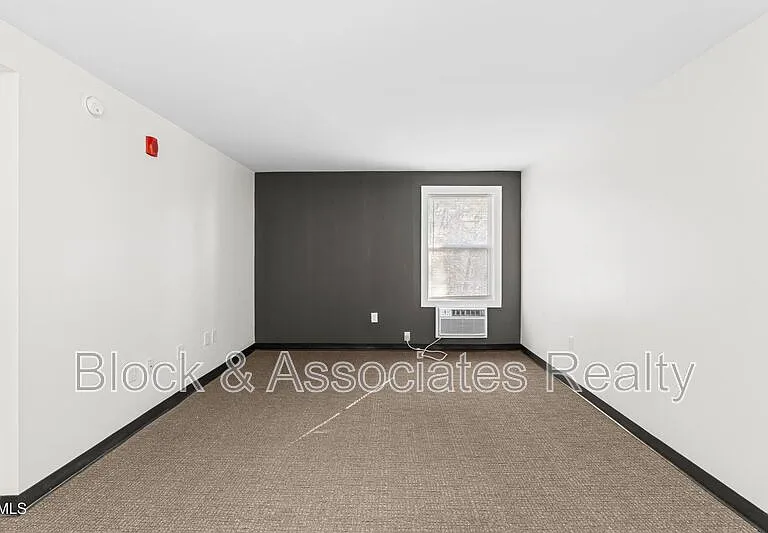 5104 Hollyridge Dr #103 — Photo 10
