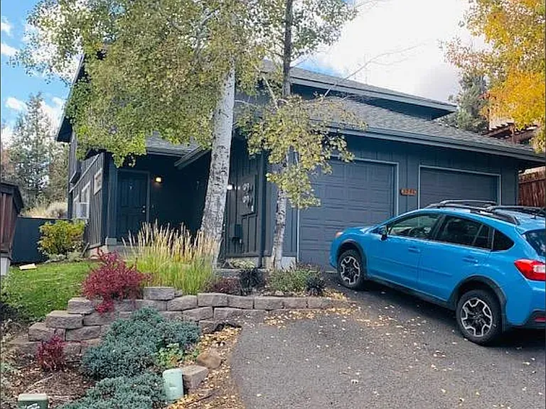 1731 NE Lotus Dr #1 — Photo 1