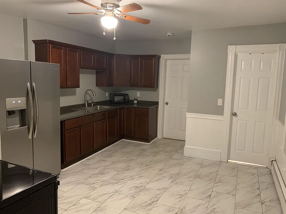 16 Greenwood St #2