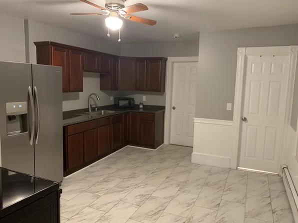 16 Greenwood St #2, Gardner, MA 01440