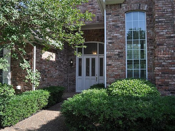 3rd image of 4307 Briargrove Ln