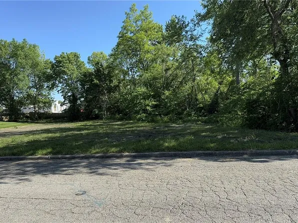 301 W 18th St, Higginsville, MO 64037